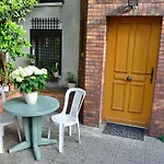 Oda ve Kahvaltı Le Jardin Paris 3*
