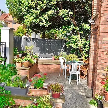Le Jardin Paris Bed and Breakfast 3*